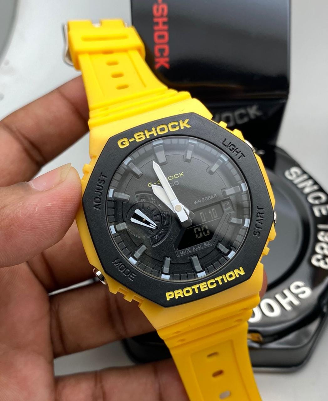 Branded Analogue And Digital Watch On Sale
