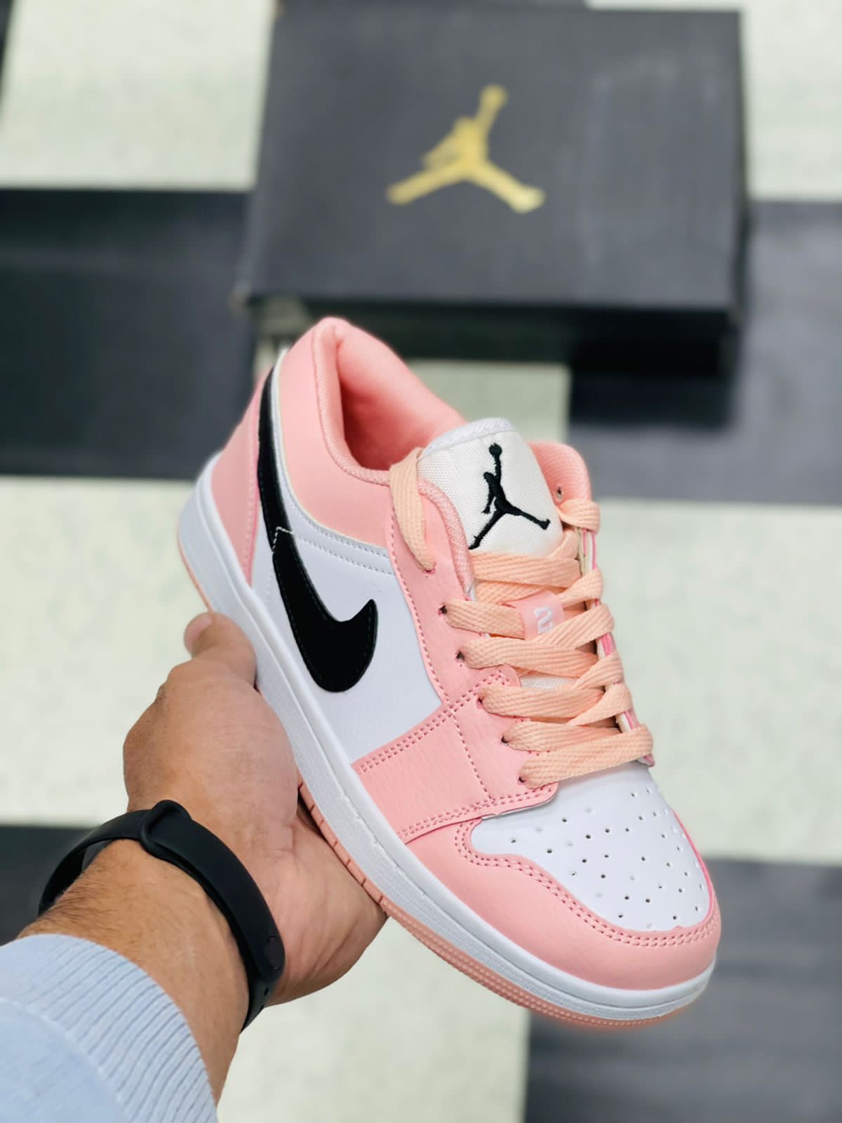 Low Arctic Pink Sneaker For Girls In Stock