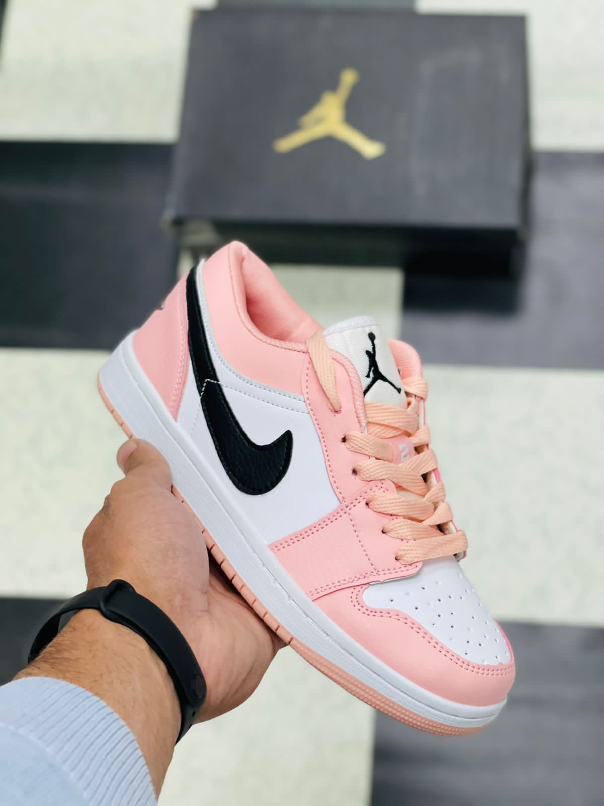 Low Arctic Pink Sneaker For Girls In Stock