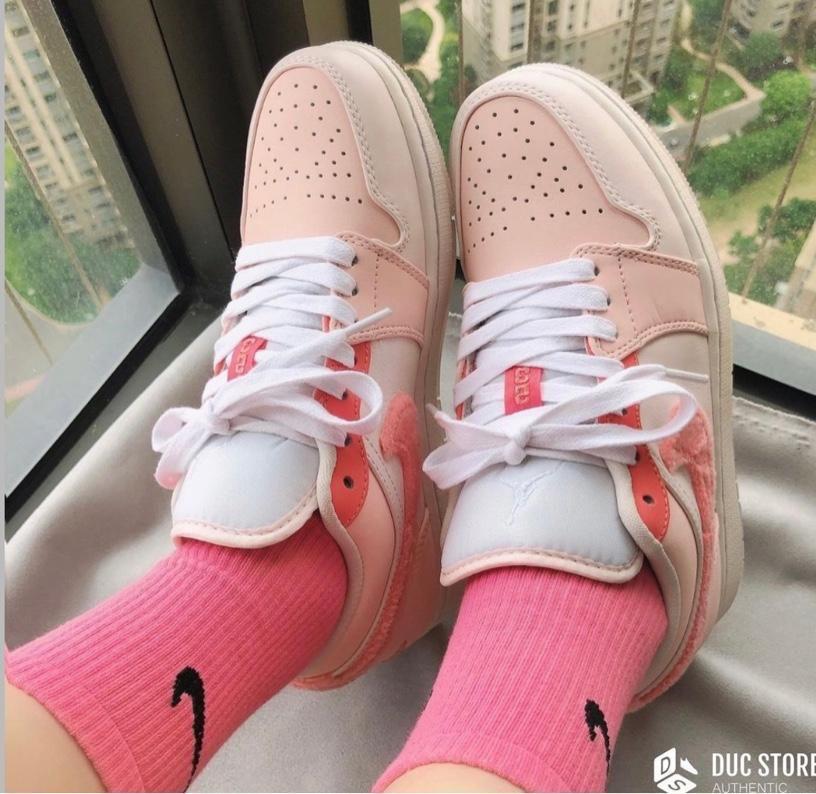 Mighty Swoosher Pink Sneaker For Girls