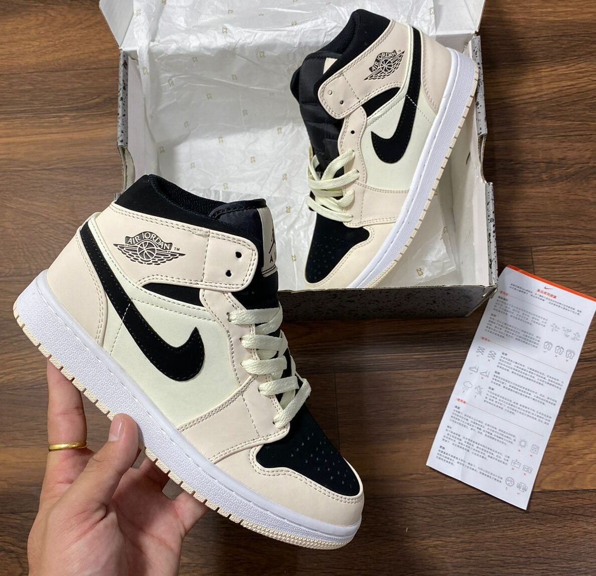 Retro 1 Guava Sneakers For Her