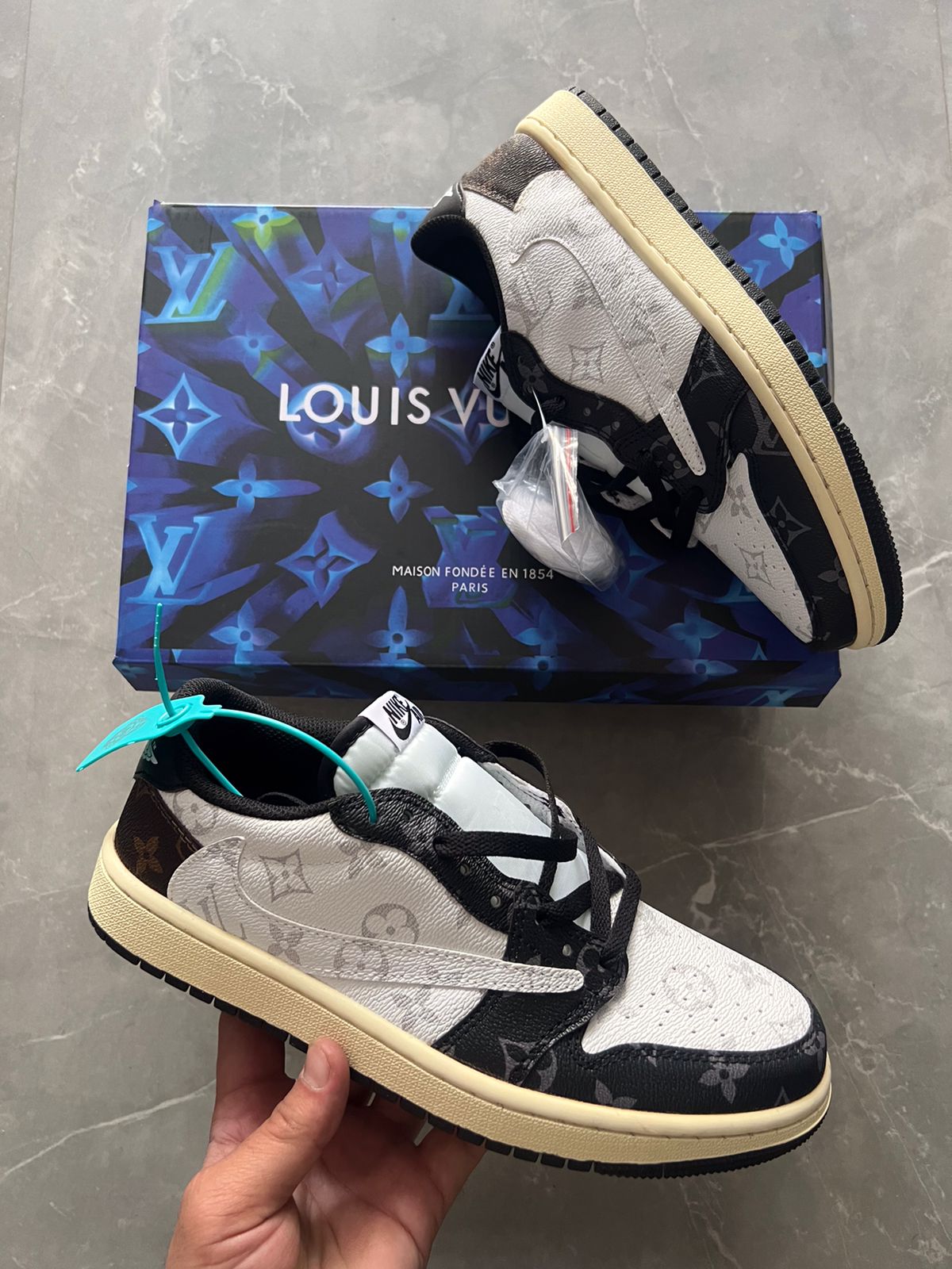 Low Lv TravisScott Sneakers Imported