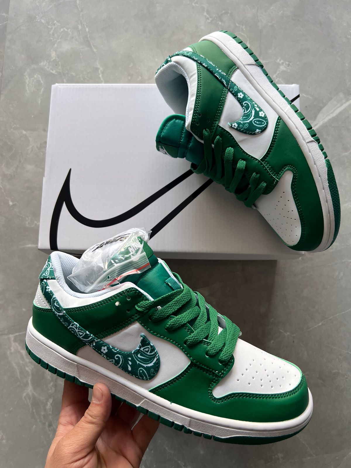 SB Dunk Paisley Sneakers Green Color