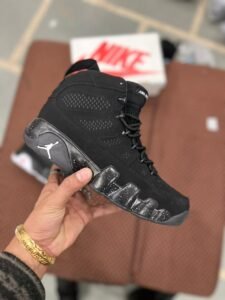 Men's Retro 9 Statue Sneakers