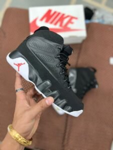Men's Retro 9 Statue Sneakers