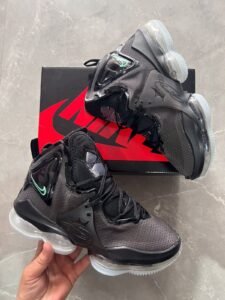 Leb 19 Sneakers