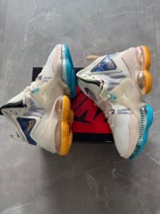 Leb 19 Sneakers