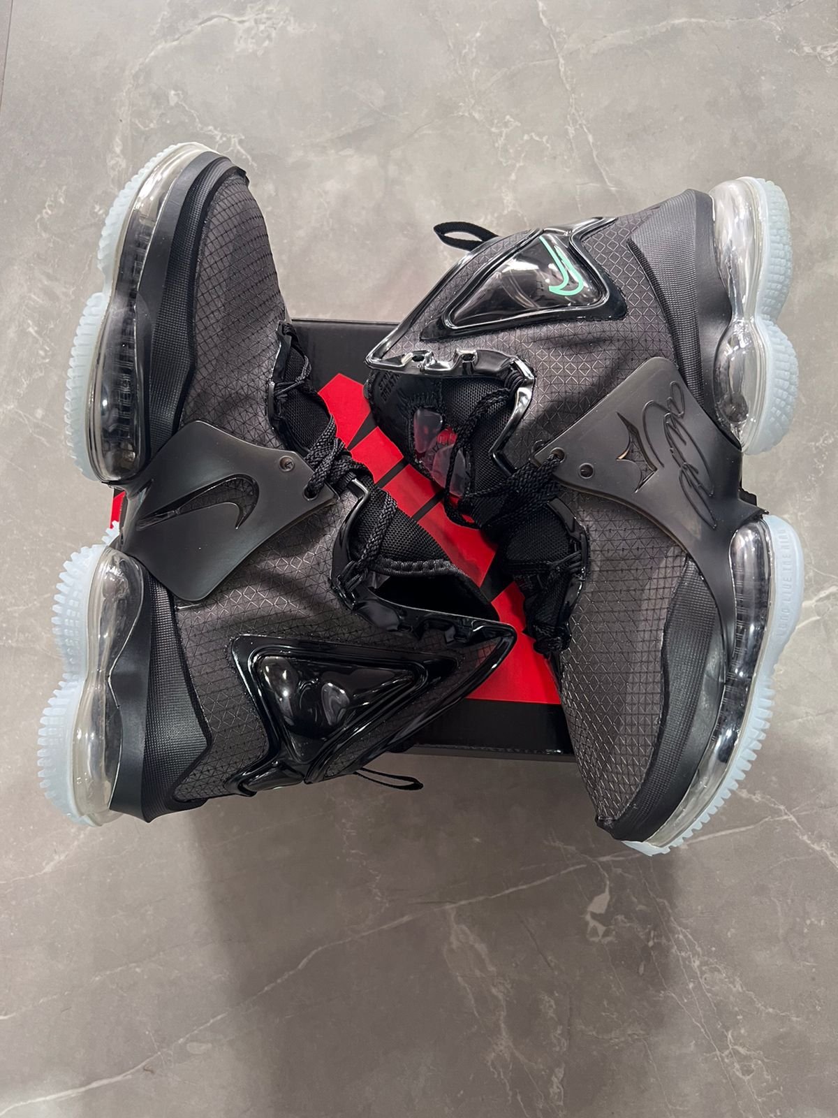Leb 19 Sneakers