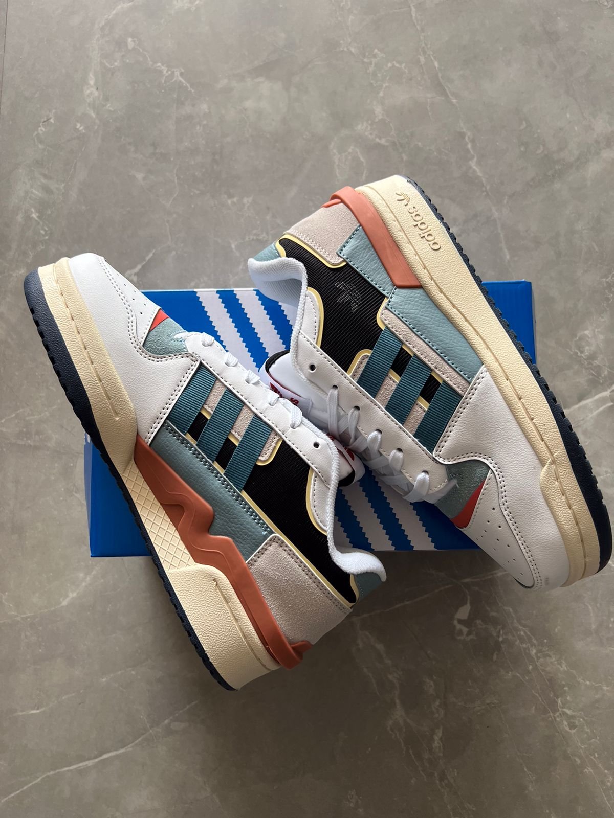 Exhibit Low Sneakers