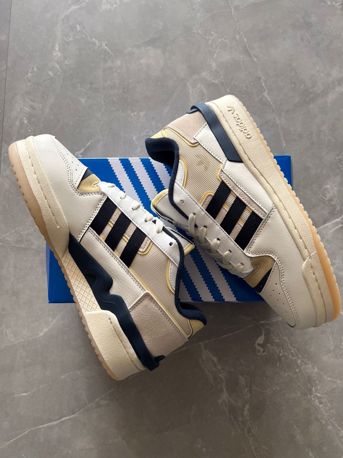 Exhibit Low Sneakers
