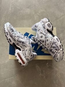 Tm Dollar Sneakers Very Limited Stock