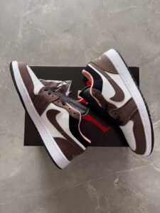 Low Brown Bean Pink Sneakers For Girls