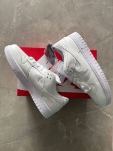 SB Dunk Triple White Leather Unisex