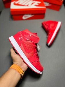 Retro 1 Mid Se University Red Sneakers