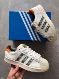 Superstar Off White Focus Orange Sneakers
