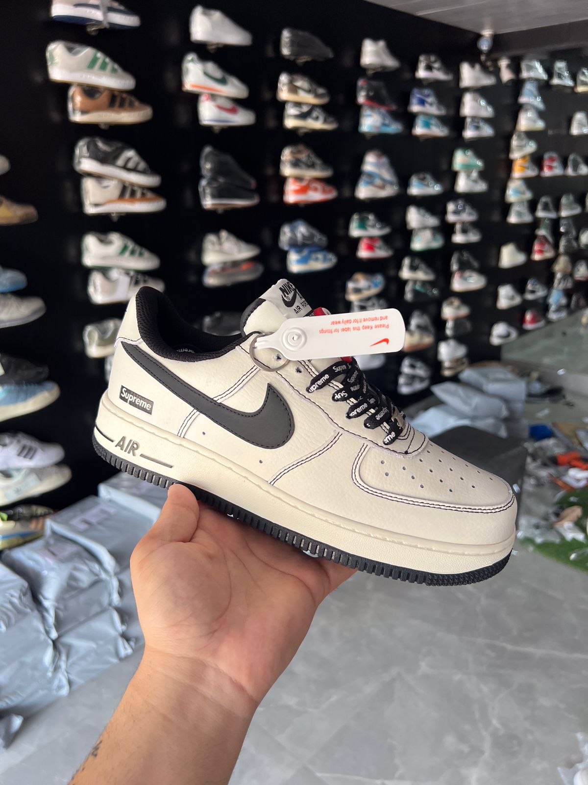 Airforce One Supreme Sneakers