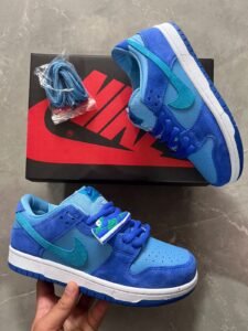 SB Dunk Blue Raspberry Sneakers in Stock