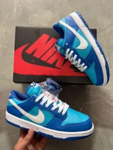 SB Dunk Marina Blue Sneakers in Stock