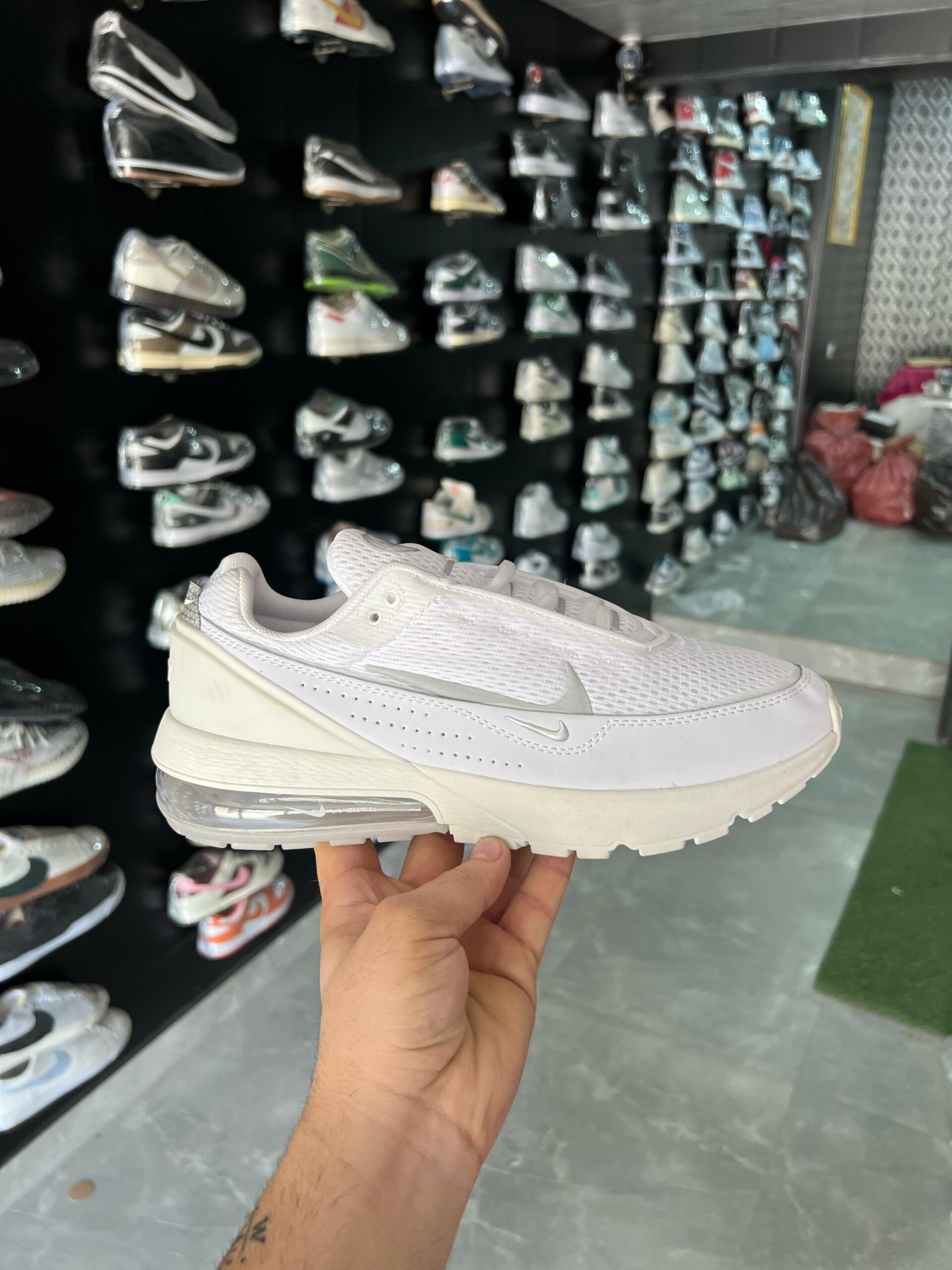 Airmax Pulse Sneaker For Boys 4 Colors