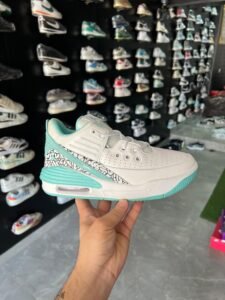 Aura 5 Airmax Sneakers 3 Colors