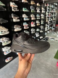 Aura 5 Airmax Sneakers 3 Colors