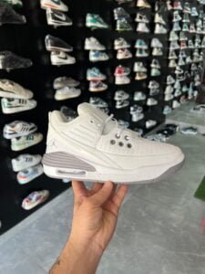 Aura 5 Airmax Sneakers 3 Colors