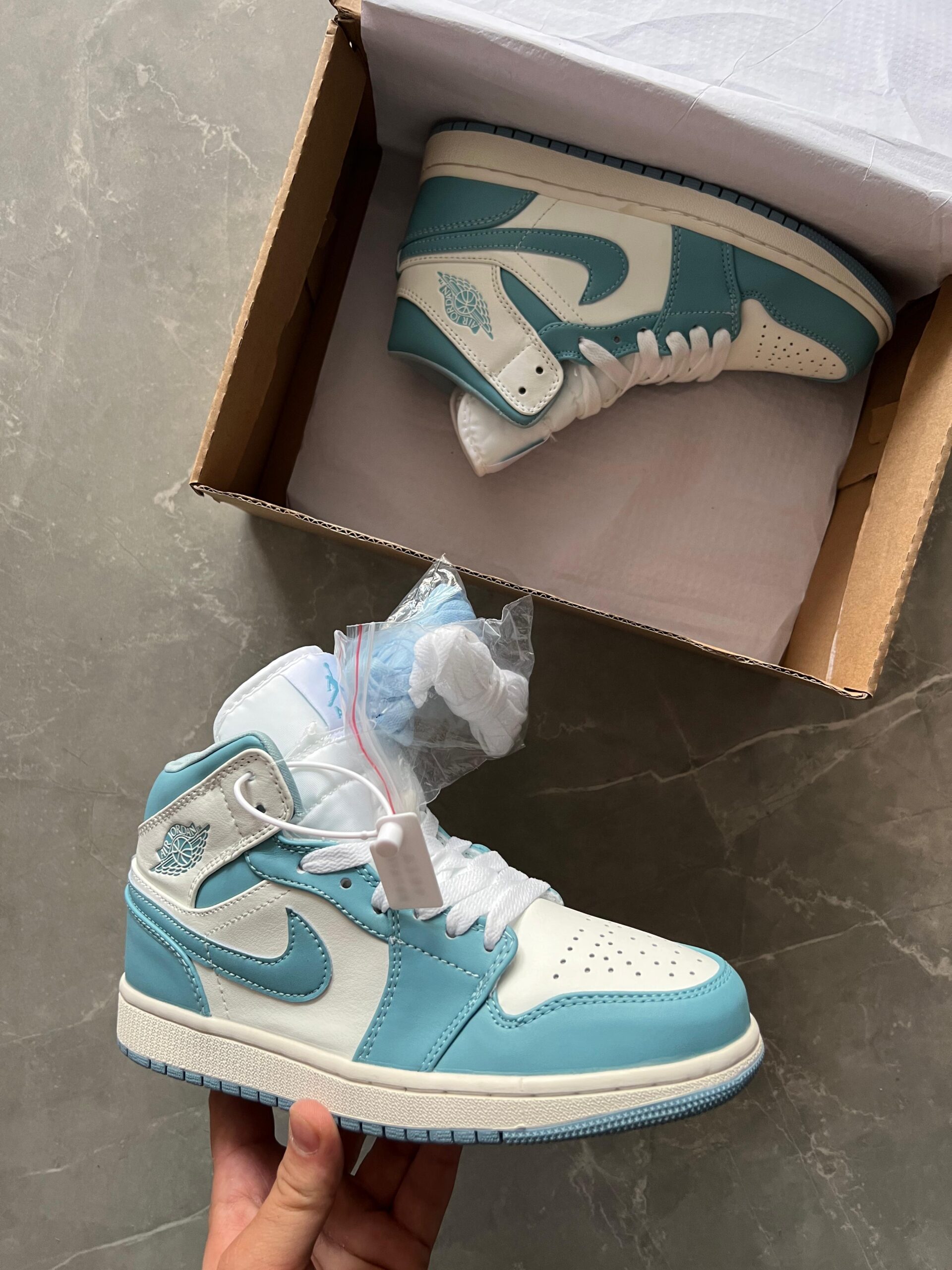 Bleached Aqua Retro One Sneakers For Girls