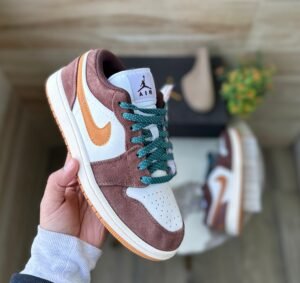 Retro 1 Low Cacao Wow Sneakers For Boys