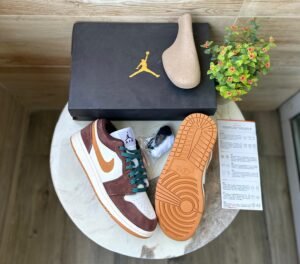 Retro 1 Low Cacao Wow Sneakers For Boys
