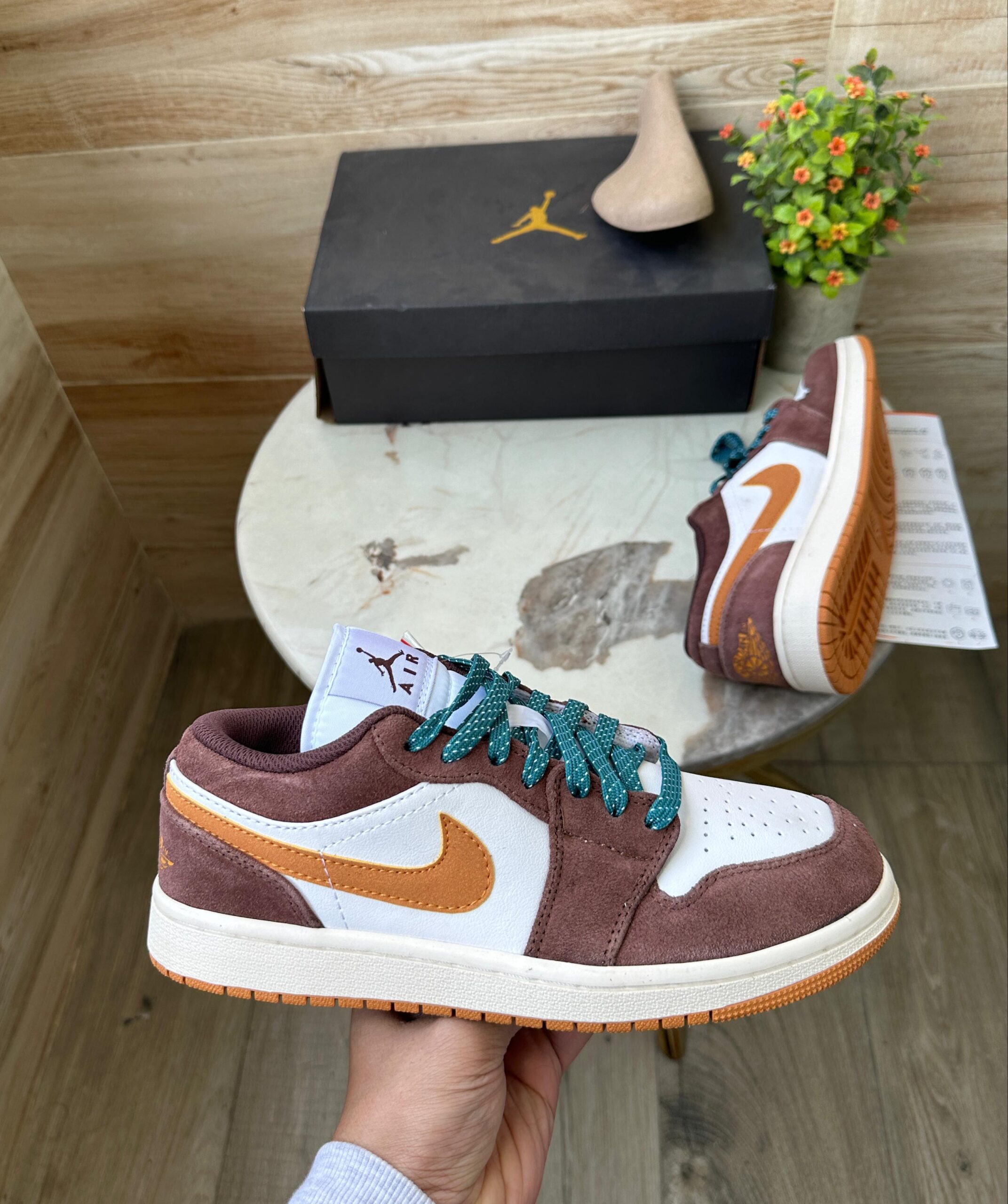 Retro 1 Low Cacao Wow Sneakers For Boys