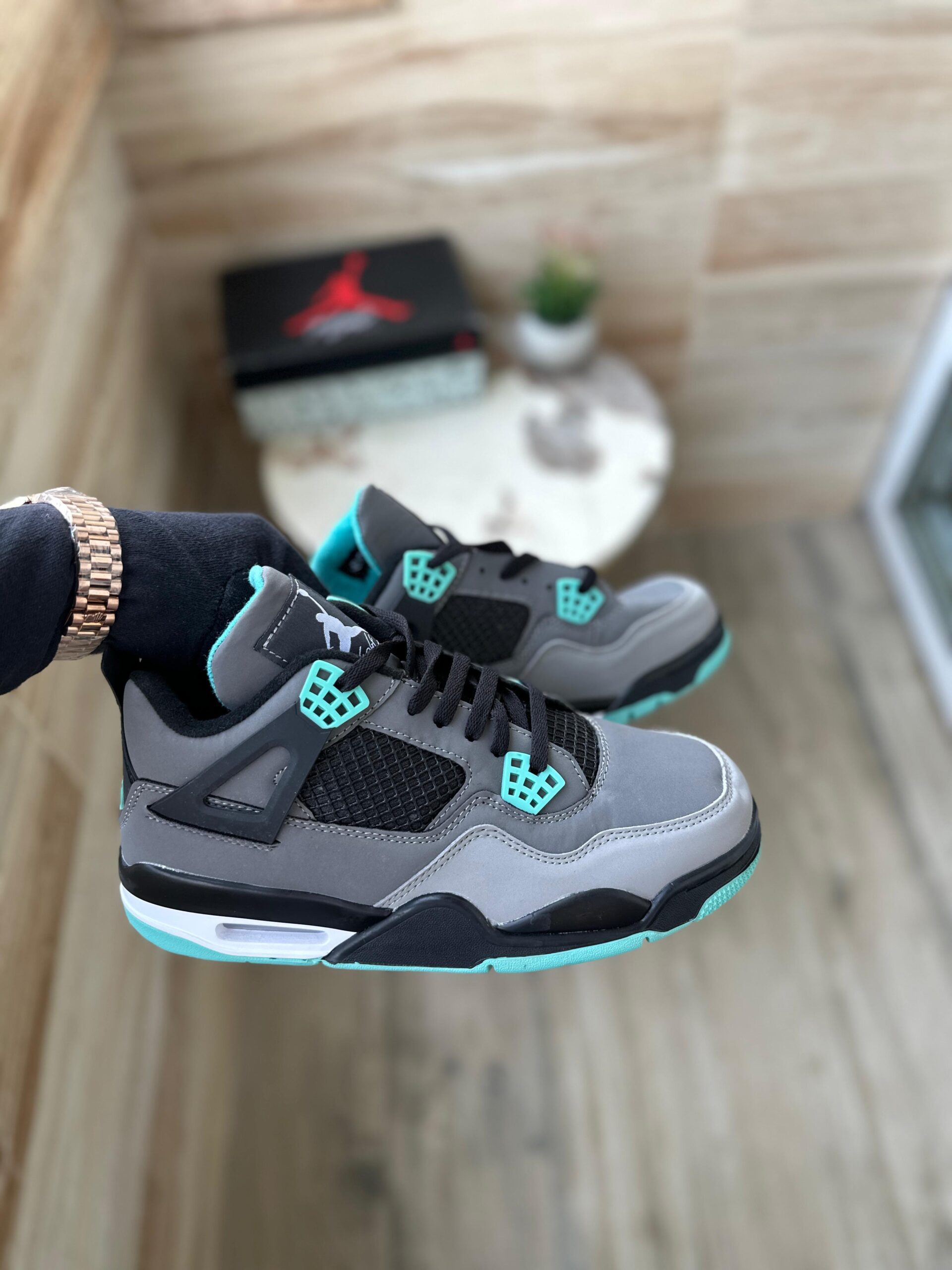 Retro 4 Green Glow Edition Shoes For Boys