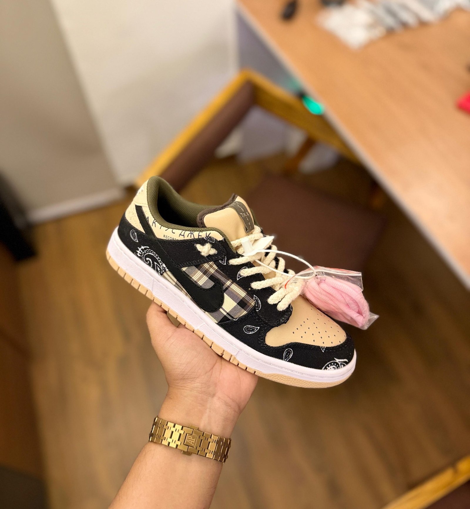 SB Dunk Travis Scott Street Shoes (1)