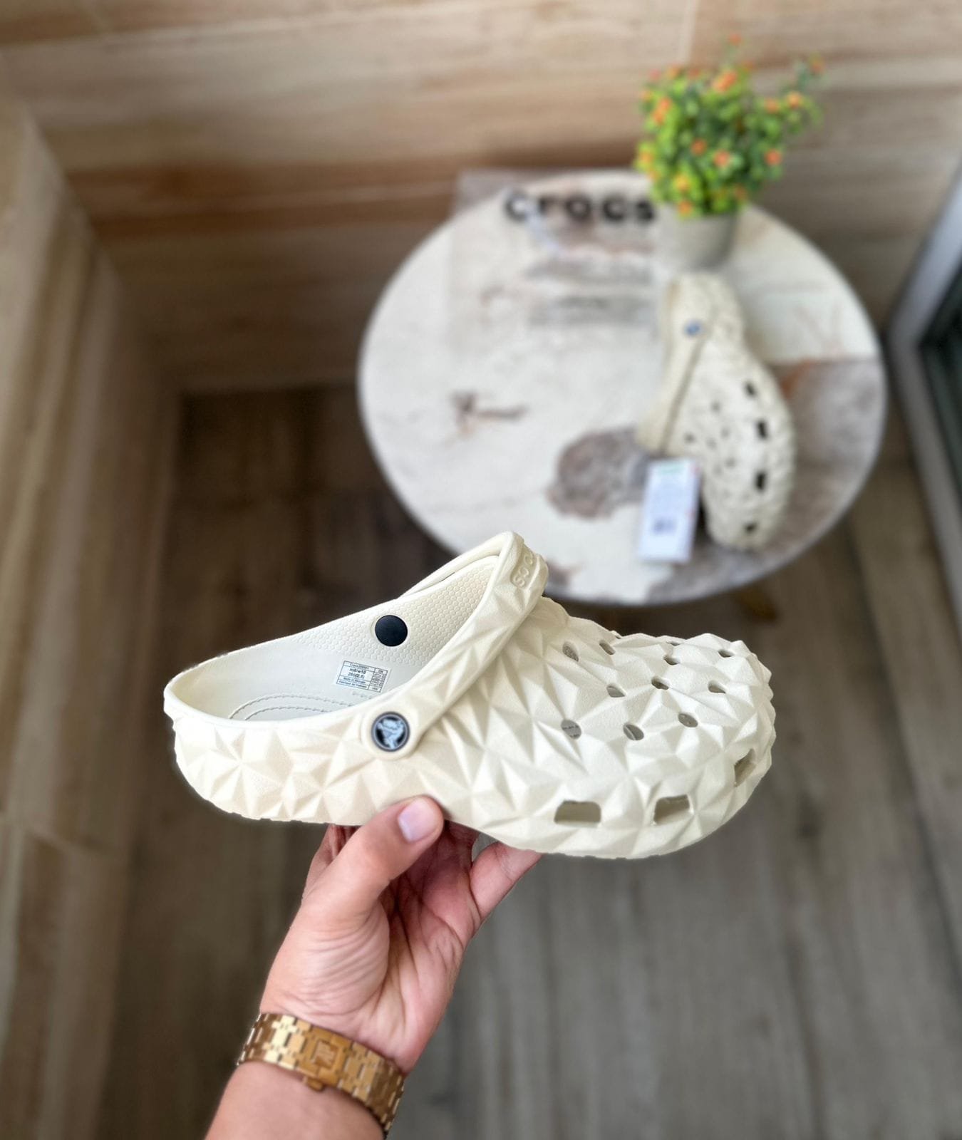 Off Grid Clogs Showroom Quality Guaranteed