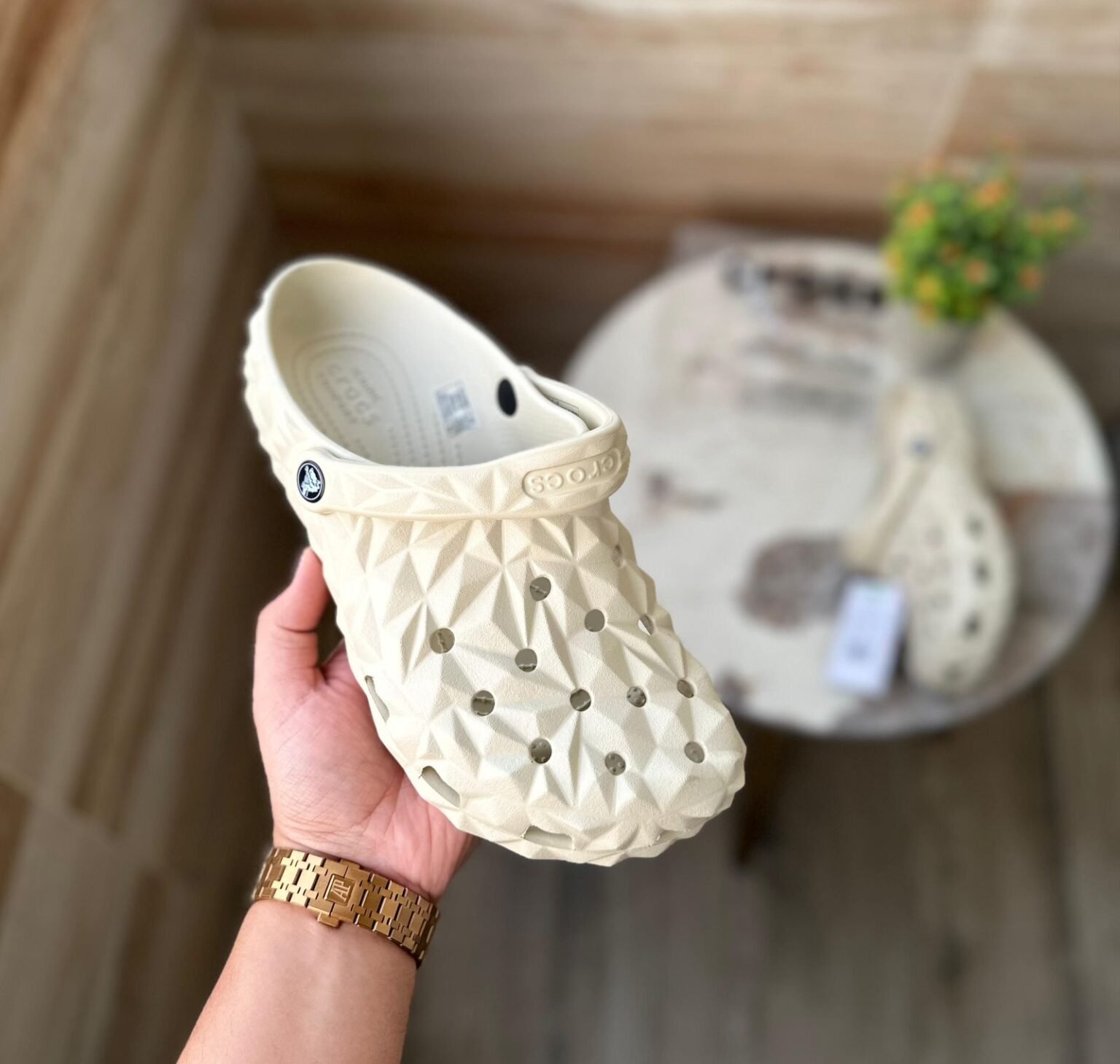 Off Grid Clogs Showroom Quality Guaranteed