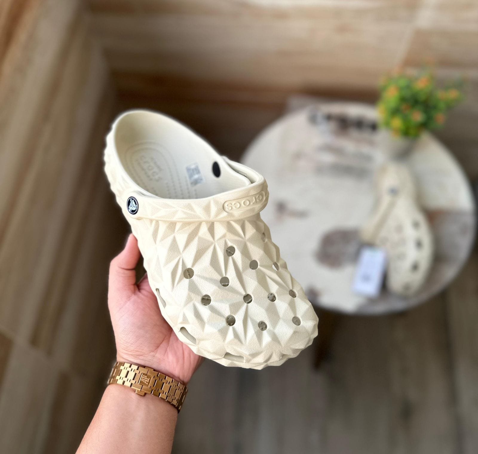 Off Grid Clogs Showroom Quality Guaranteed