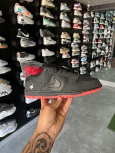 SB Dunk Black Pigeon Sneakers Limited Stock