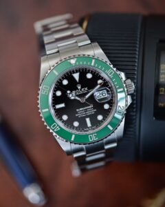 Submariner Meticulously Designed Watch With Steel Silver Bracelet