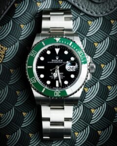 Submariner Meticulously Designed Watch With Steel Silver Bracelet