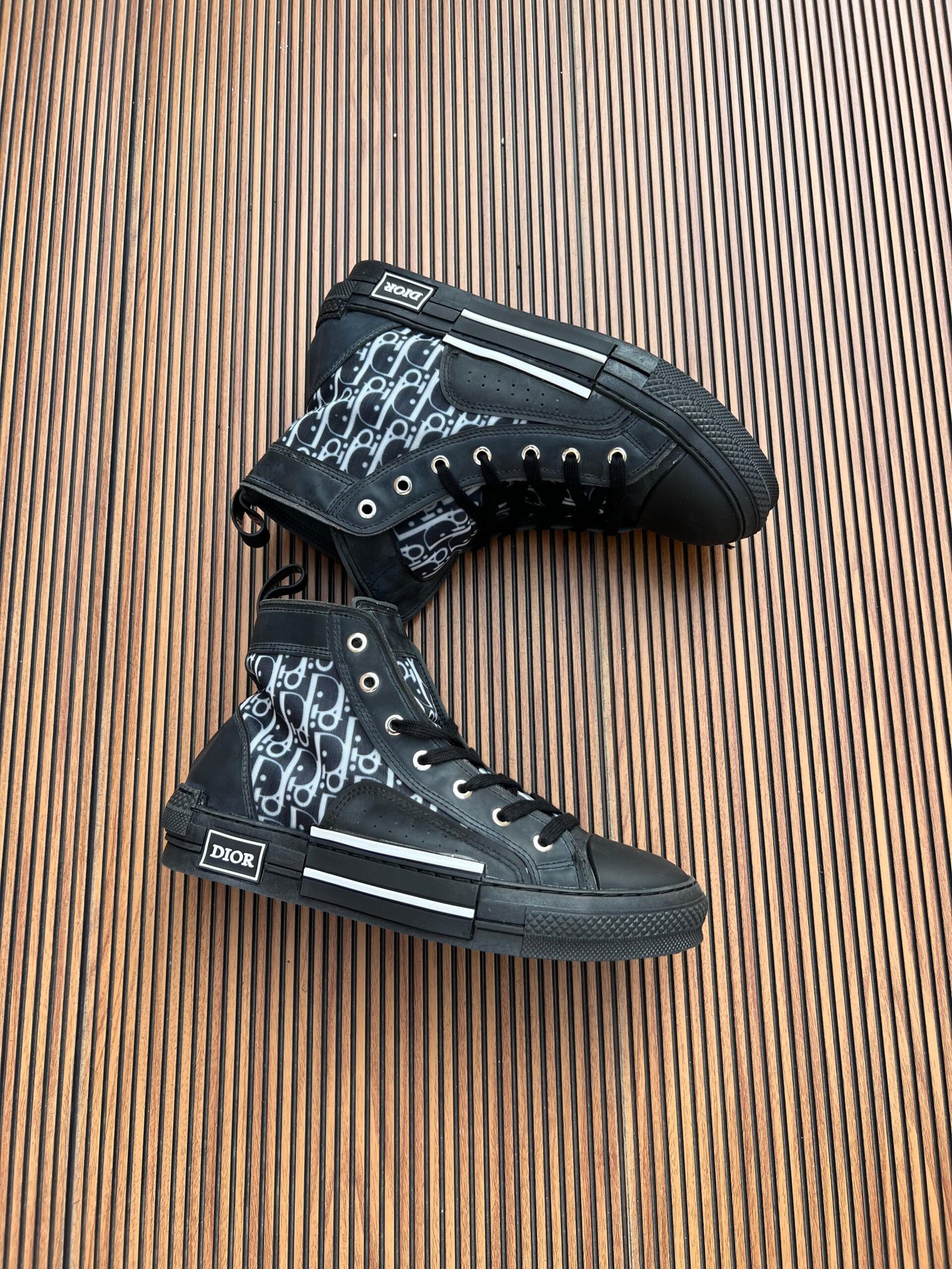 B23 High Black White Pattern Sneakers (4)