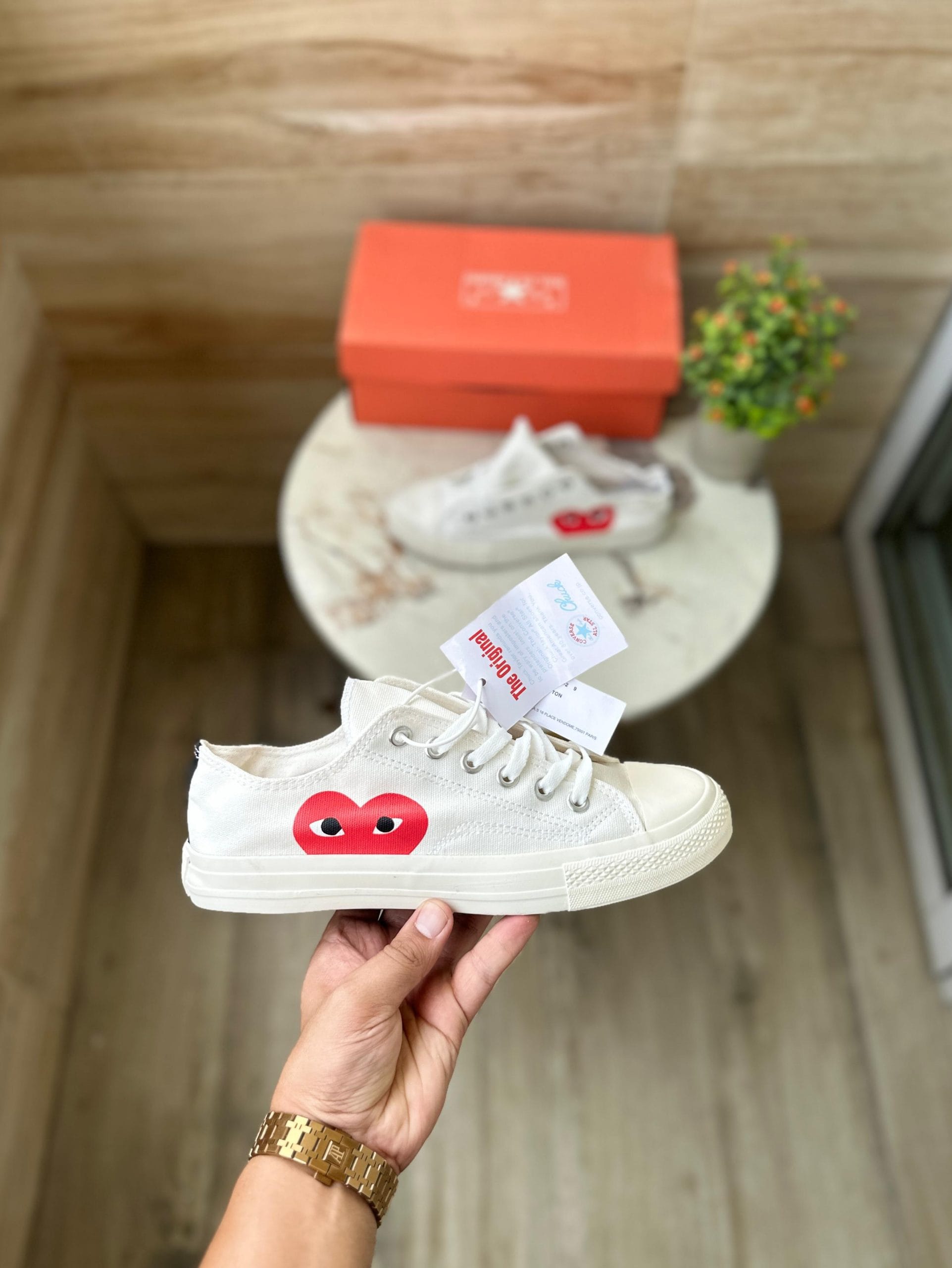 Kith coca cola converse on feet best sale