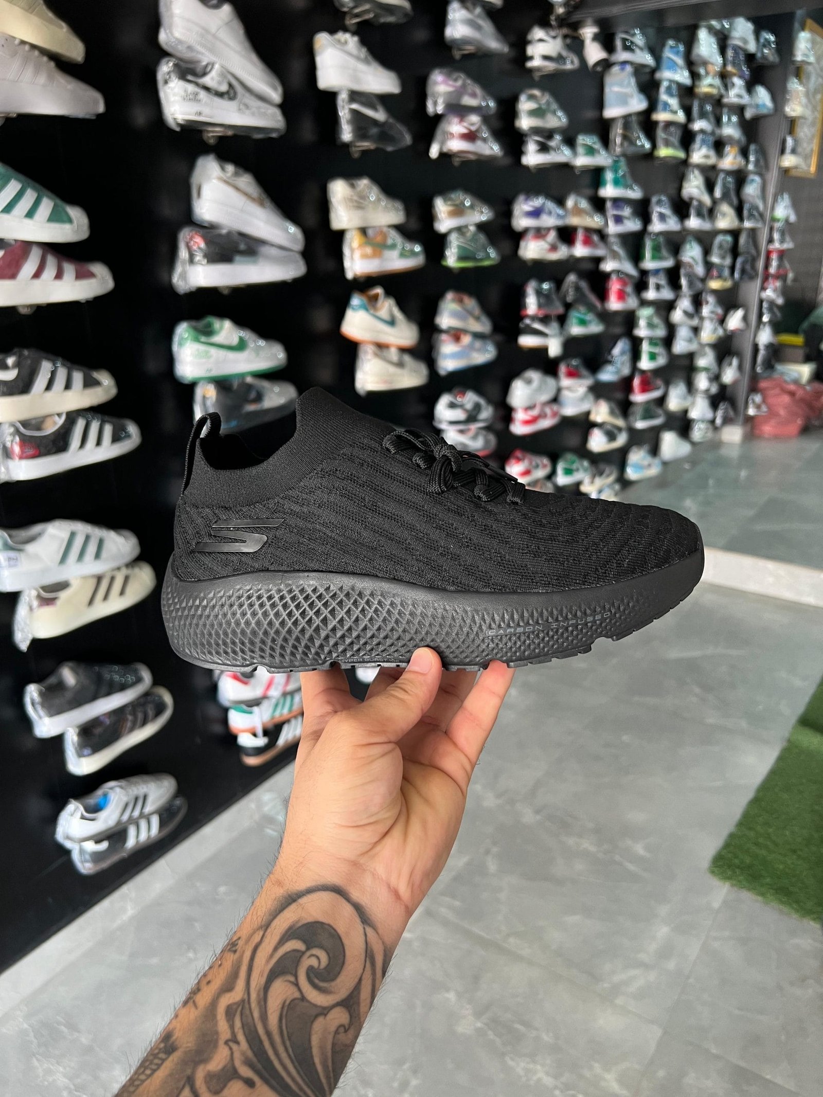 Hyper Burst Ice Sneakers For Boys 2 Colors