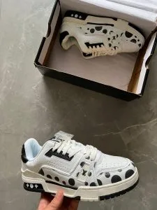 Imported Lv First Copy Sneakers In Stock 7 Colors