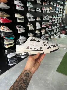 Imported Lv First Copy Sneakers In Stock 7 Colors