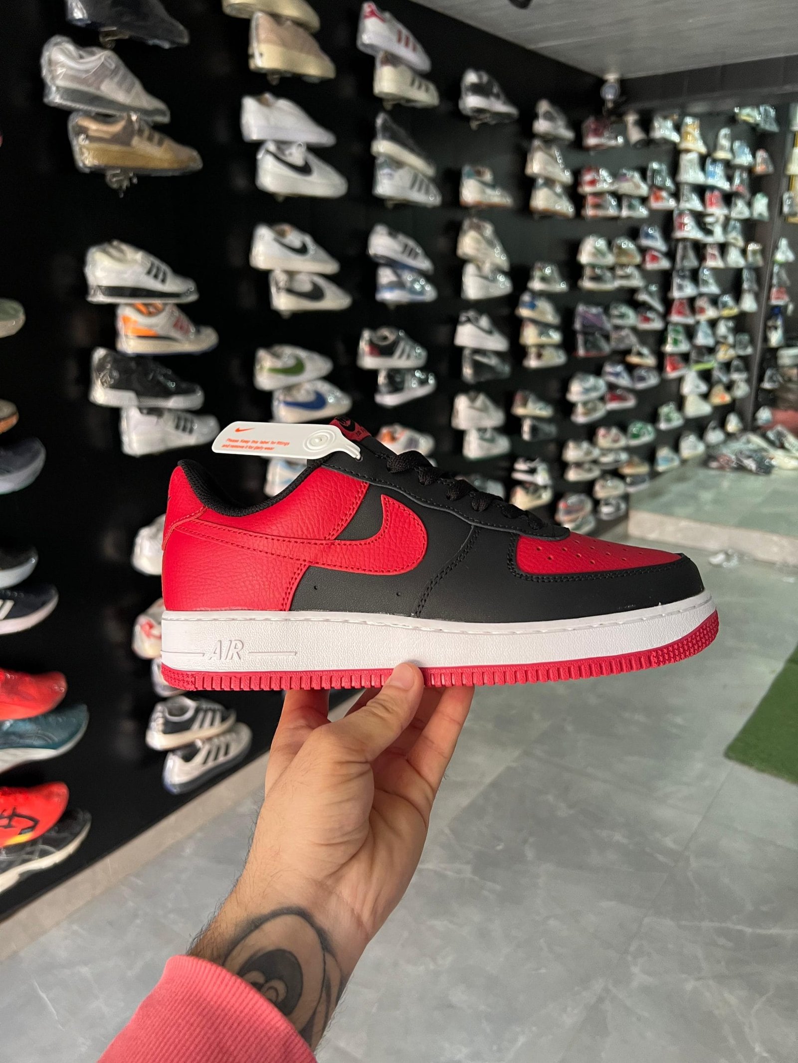Black Gym Red Sneakers For Boys On Sale