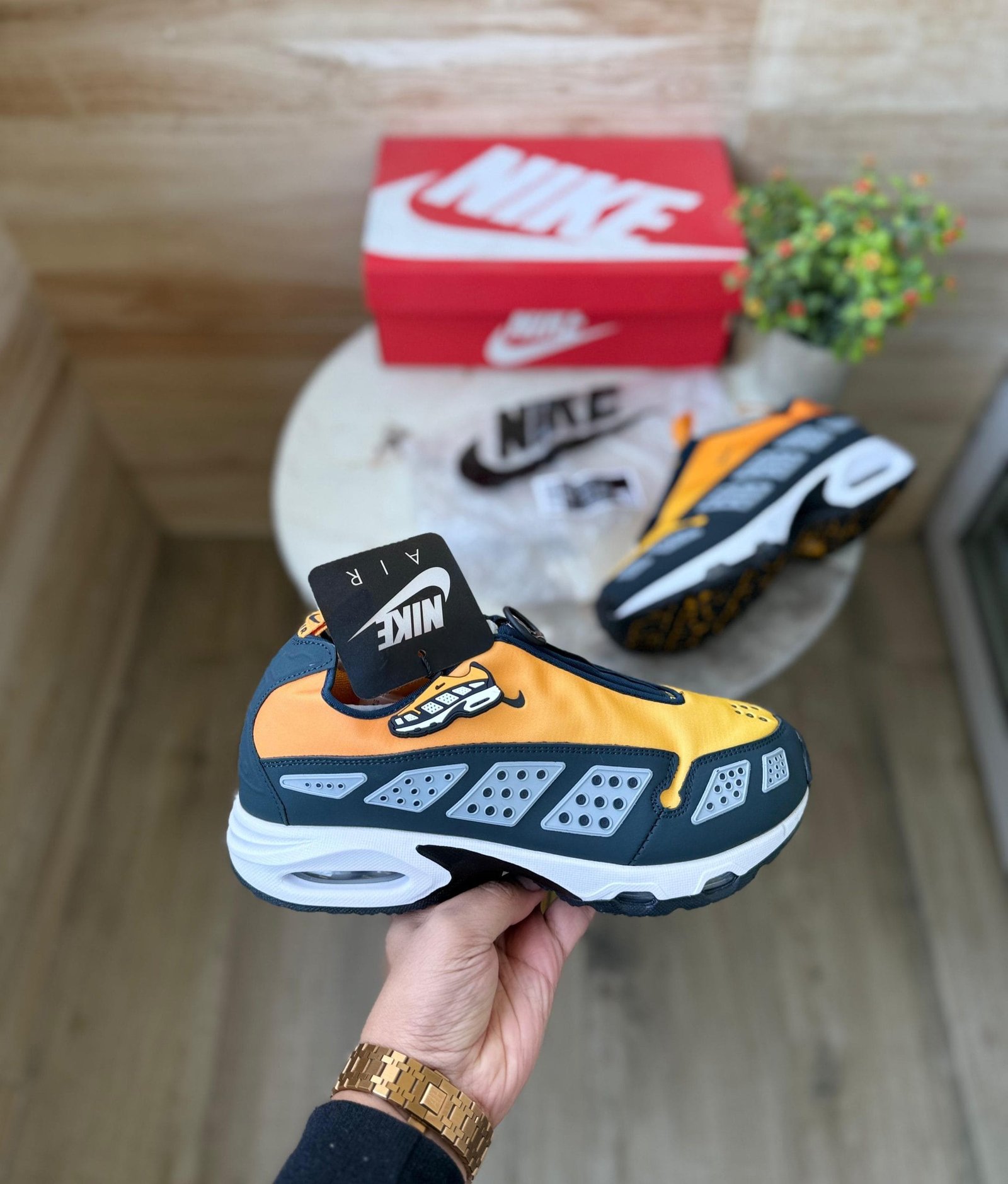 Sndr Canyon Gold Sneakers On Sale