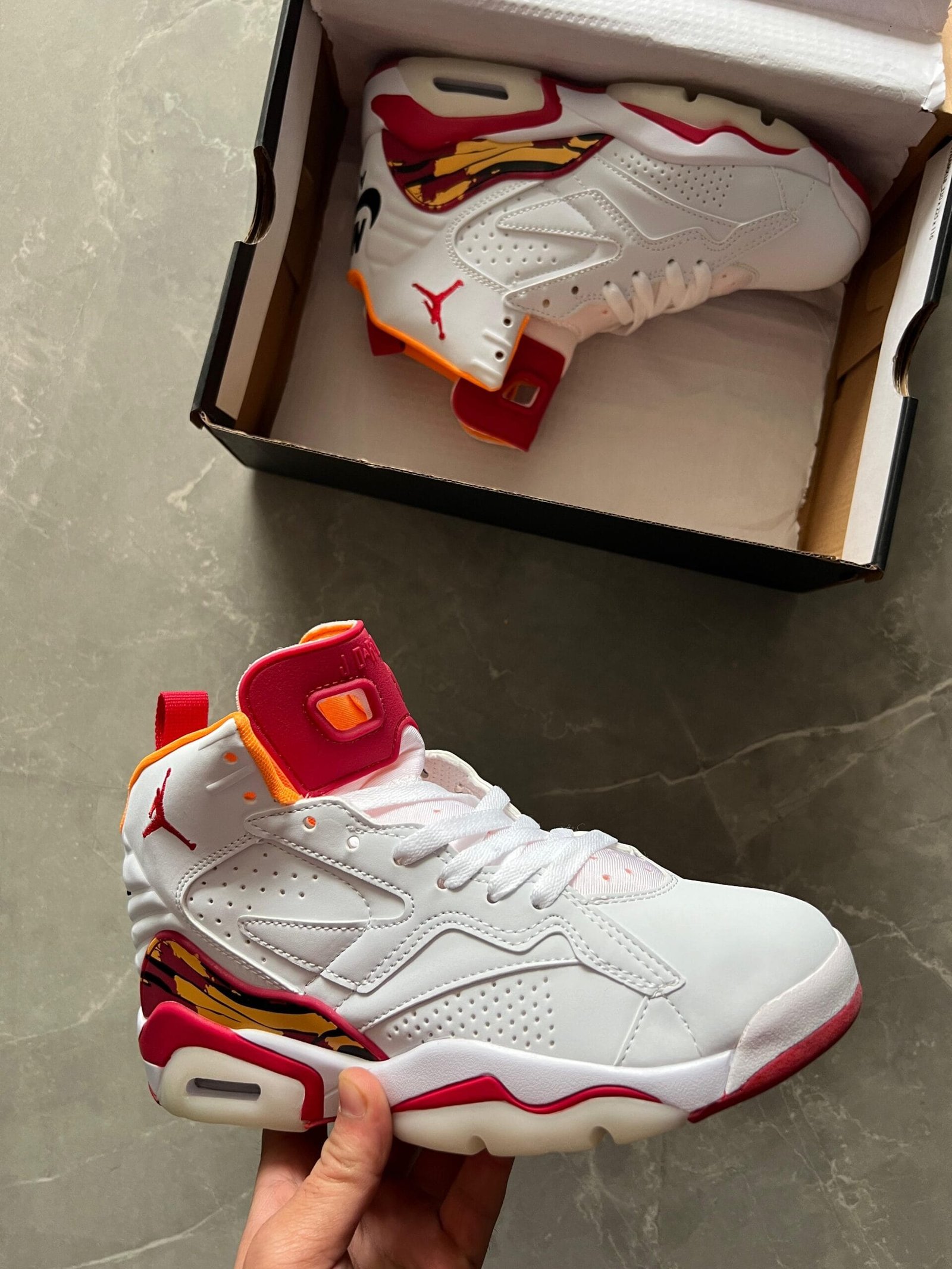 Jumpman Cardinal Red Retro 6 Sneakars