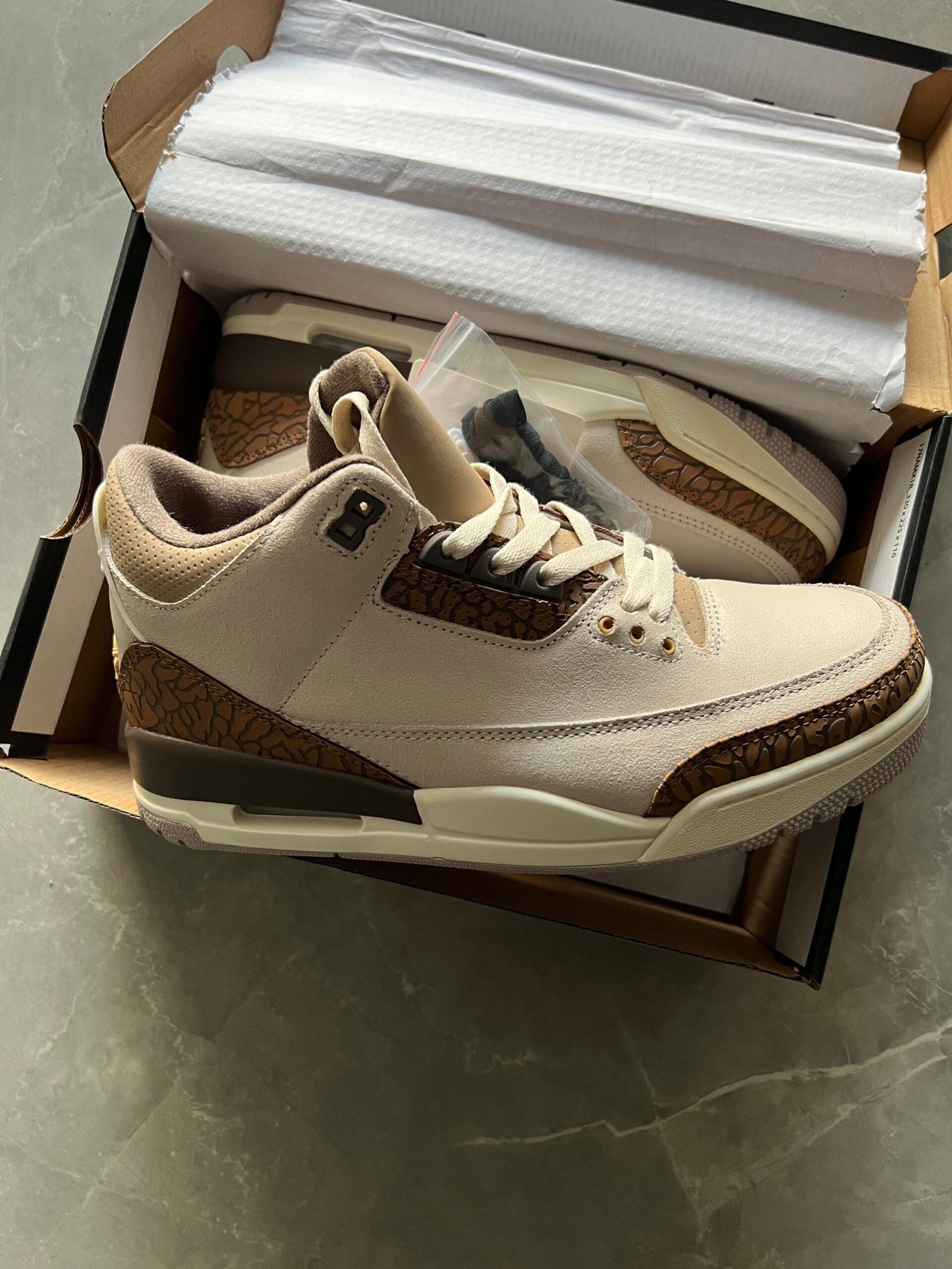 Retro 3 Palomino Sneaker Limited Stock