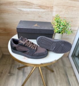 Og Sp Velvet Brown Travis Sneakers (1)