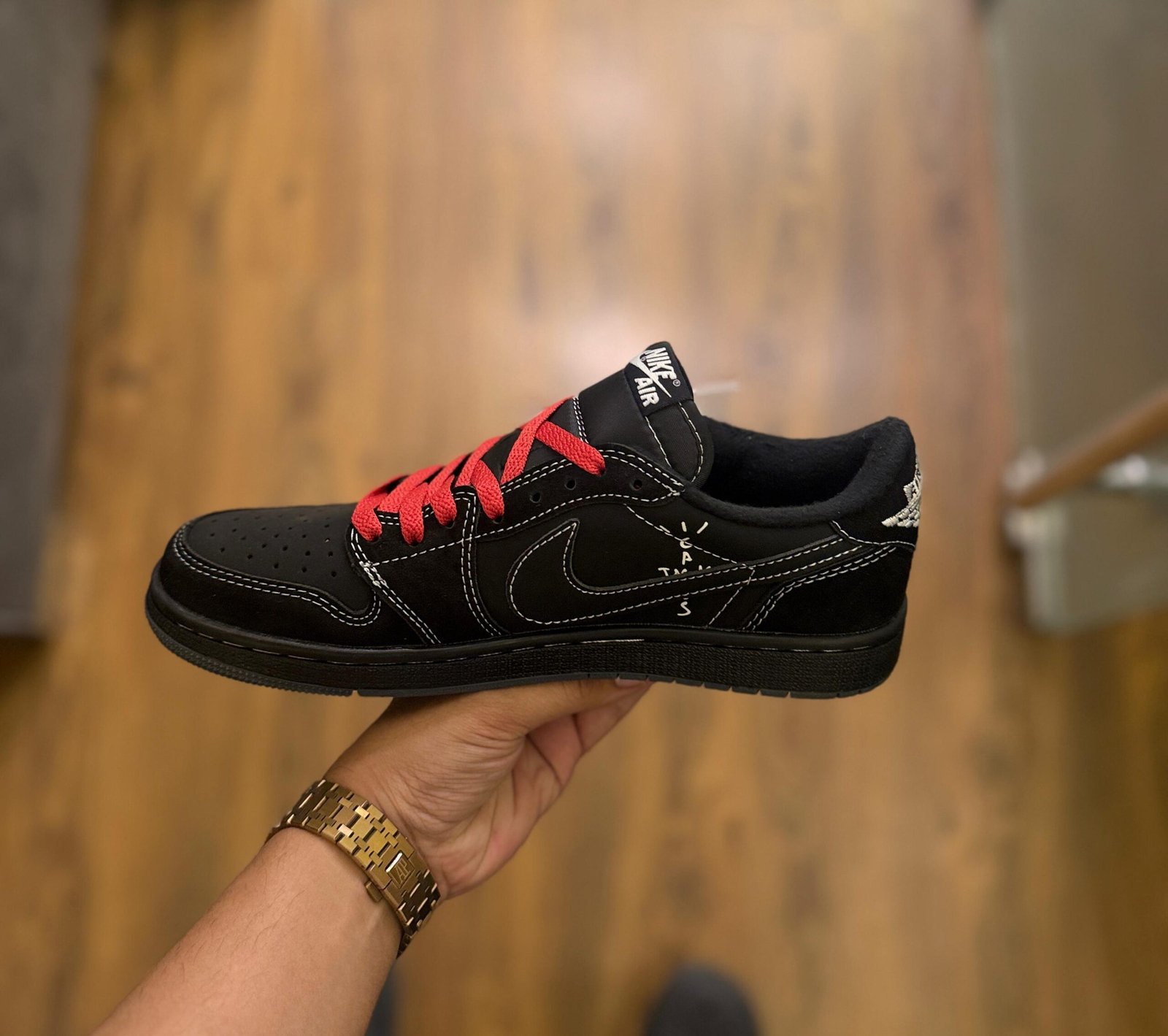 Retro One Low Phantom Sneakers – Premium Suede Leather Shoes (4) Retro One Low Phantom Sneakers – Premium Suede Leather Shoes (4)