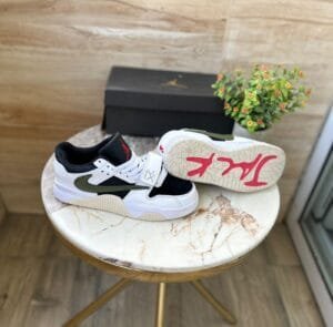 Travis Cut The Check Noire Sneakers For Boys (2)